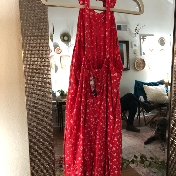 Red floral romper from urban outfitters - Picture 3 of 4